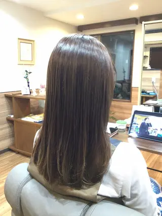 セミロング カラー Annon プライベートサロンのヘアスタイル