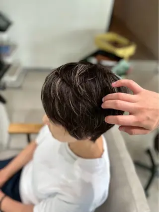 ショート カラー 白髪ぼかし￤中央林間 ￤柳川拓哉のヘアスタイル