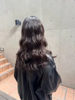 ミディアム パーマ 大橋 芽衣のヘアスタイル