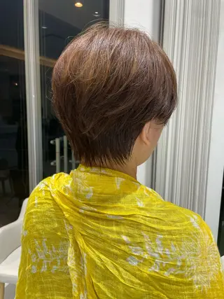 ショート カラー 佐々木 麻衣のヘアスタイル