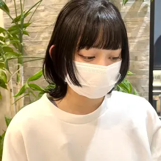 ミディアム 大阪ウルフカット 🐺デザインカラーのヘアスタイル
