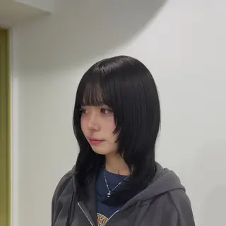 ミディアム カラー 透明感ベージュ🤎 manami👒🌿のヘアスタイル