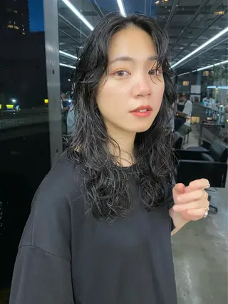 ミディアム パーマ 似合わせカット レイヤーボブウルフのヘアスタイル