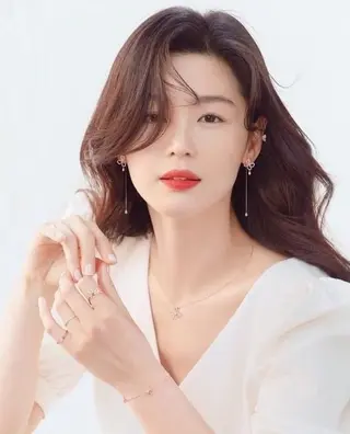 セミロング カラー SALOWIN浦和店所属・1日5名限定美容師 miwaのヘアスタイル