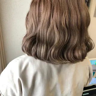 ミディアム 透け感ベージュ /ミハルのヘアスタイル