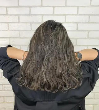 セミロング カラー she2.shinjuku所属・顧客様専用予約 新規予約不可のヘアスタイル