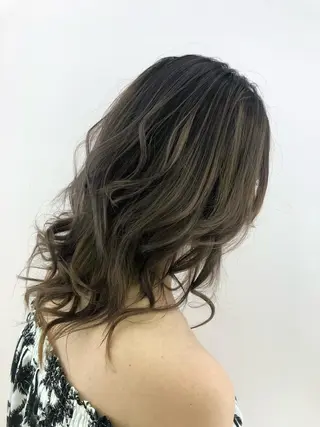 カラー 茅ヶ崎/ハイライト/ ハイトーン/関口実華のヘアスタイル