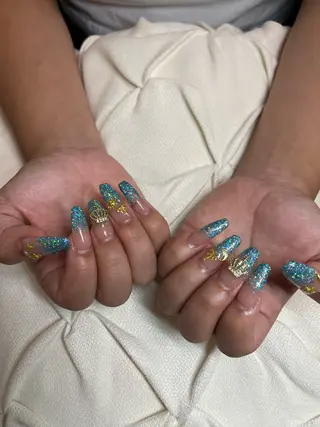 ネイル nail.salon .Reversalのネイルデザイン