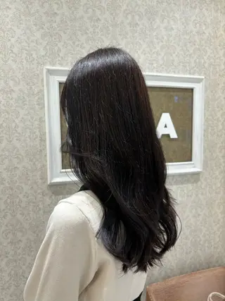 ロング 暖色カラー/ブリーチ なしカラー/艶カラーのヘアスタイル