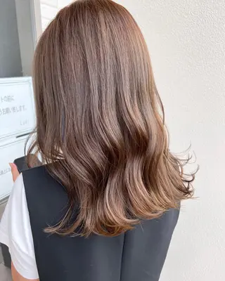 ミディアム 岸本 桂輝のヘアスタイル