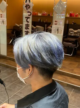 カラー メンズ 尾崎 優也のヘアスタイル
