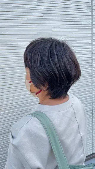 ショート カラー 栗林 姫花のヘアスタイル