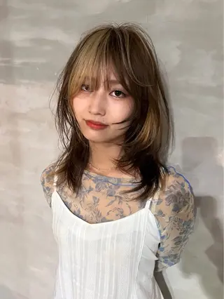 セミロング カラー 山本 眞白のヘアスタイル