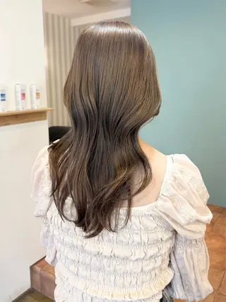 セミロング カラー 米中 杏里のヘアスタイル