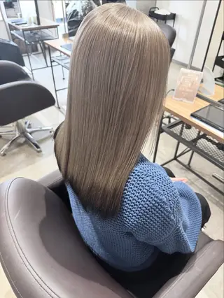 セミロング ✨艶ブリーチカラー✨ ✨艶髪ストレート✨のヘアスタイル