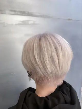 ショート カラー Uni.所属・地毛風ストレート/ 髪質改善/榎本流行のヘアスタイル