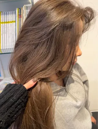 セミロング KOCHAB所属・三谷 はるなのヘアスタイル