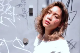 ミディアム カラー AGU akariのヘアスタイル