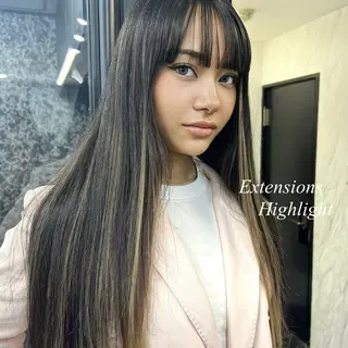ロング カラー シールエクステ特化 ハイトーン、NANAのヘアスタイル