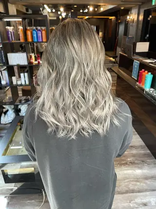 セミロング KIRA スズキ タクヤ/店長のヘアスタイル