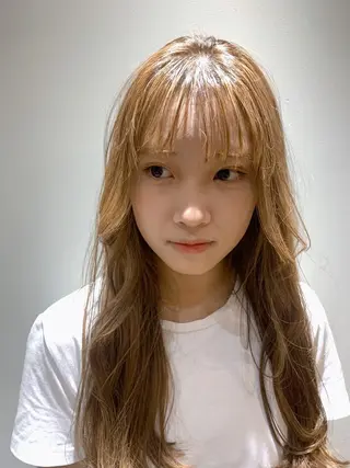 セミロング カラー ミディアムパーマ /癖毛パーマのヘアスタイル