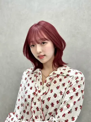 セミロング karin ボブハイトーンのヘアスタイル