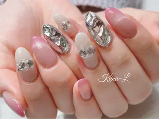 ネイル 芦辺 香奈のネイルデザイン