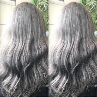 ロング カラー Hanna by W_SALONのヘアスタイル
