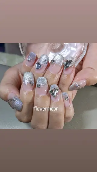 ネイル フラワー ムーンのネイルデザイン