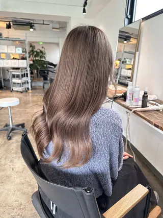 セミロング カラー ✨艶ブリーチカラー ✨四ノ宮裕己のヘアスタイル