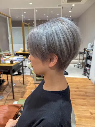 ショート カラー 宮澤弘一/ショート/ 縮毛矯正のヘアスタイル