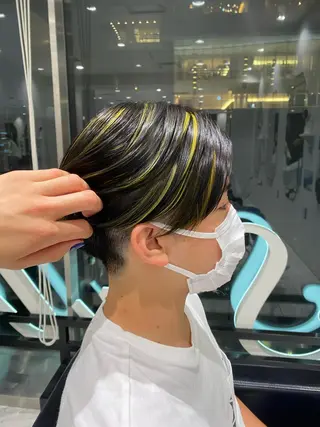 ショート カラー メンズ 艶髪レイヤー顔周り グレージュ添田晃基のヘアスタイル