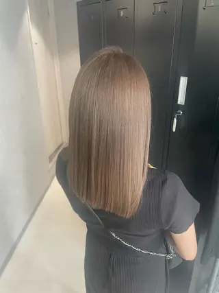 ミディアム カラー _White ／Hiroのヘアスタイル