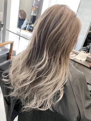 セミロング 'oli所属・難波'oli【オリ】 美容室のヘアスタイル