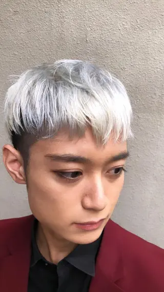 ショート 圧倒的美髪ストレート ツダケイタロウのヘアスタイル