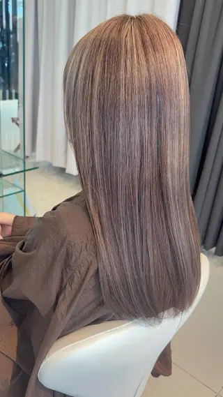 カラー 中山 千優のヘアスタイル
