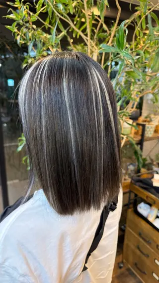 ショート カラー Cure2所属・🌈白いハイライト 🌈 🐶ノザワ🐶のヘアスタイル