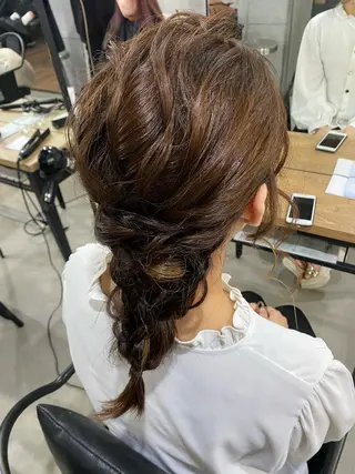 ロング ヘアアレンジ 艶髪ハイトーン特化 梅田美容室SLYのヘアスタイル