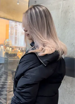 セミロング カラー 🌺KANA🇺🇸 海外トレンドヘアのヘアスタイル