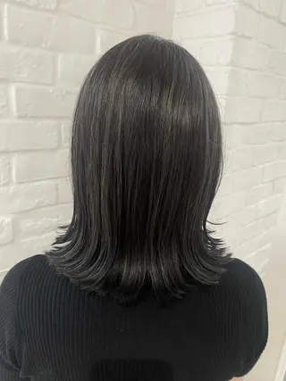 ミディアム カラー Ida Akaneのヘアスタイル