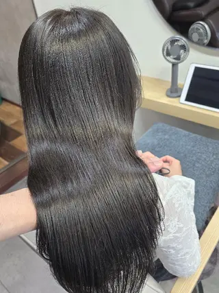 ロング カラー 渡辺祐輔 透明感🫧艶カラー✨のヘアスタイル