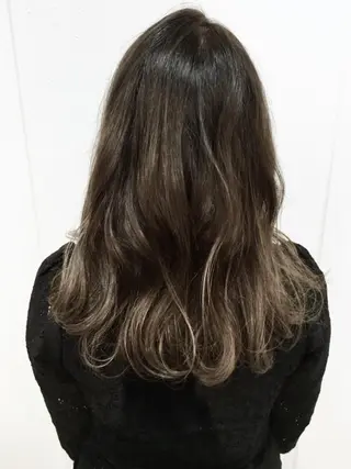 セミロング カラー Lolonois池田 代表 鍜治本颯太のヘアスタイル