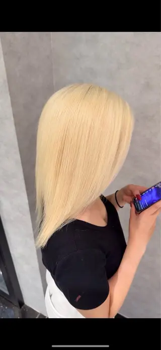 ロング カラー 透明感×艶ハイトーン Takeruのヘアスタイル