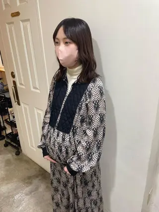 ミディアム カラー MIOベージュカラー 柔らかいカラーのヘアスタイル