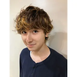ショート パーマ メンズ hair moija所属・宮成 佑介のヘアスタイル