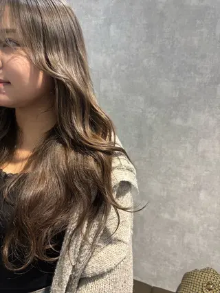 ロング 🌐NATSUMI 🌐【寒色カラー】のヘアスタイル