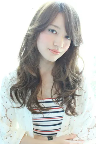 ロング カラー ヤナ マネージャーのヘアスタイル