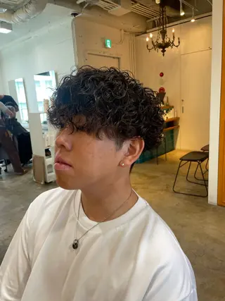 パーマ メンズ RIN／韓国ヘア レイヤーカットのヘアスタイル