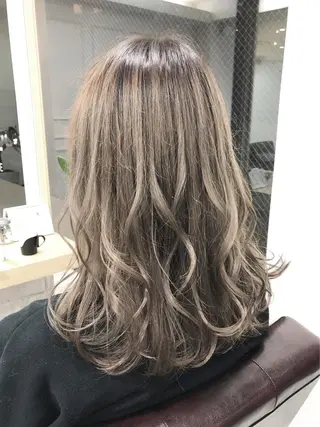 ミディアム カラー Zina 難波所属・YUDA 湯田のヘアスタイル