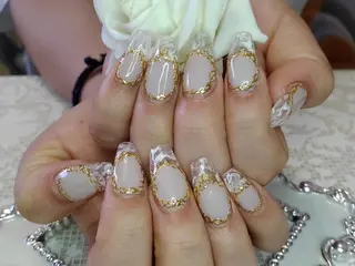 ネイル エステとネイル ローズコンフォートのネイルデザイン